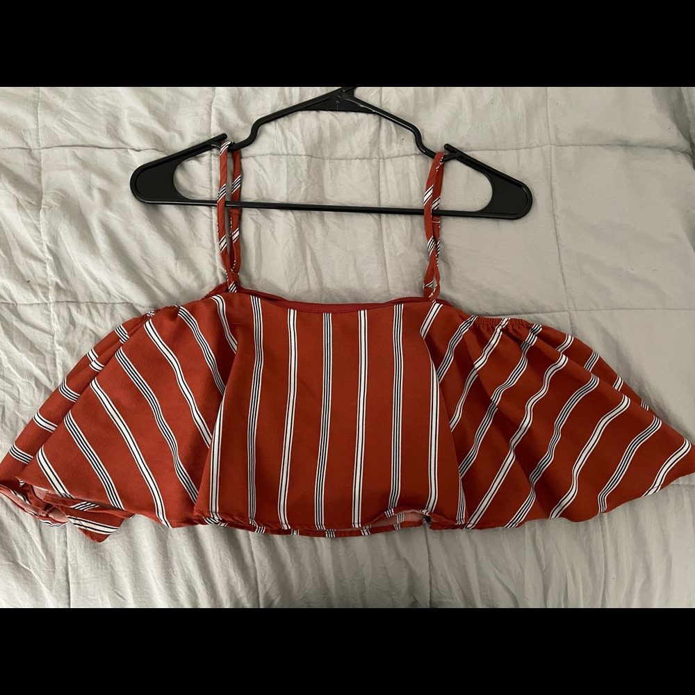 Windsor Off Shoulder Flowy Crop Top